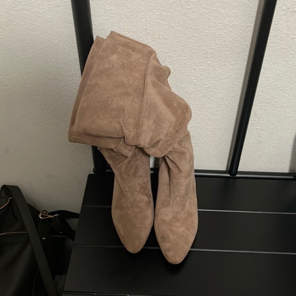 Heeled boots